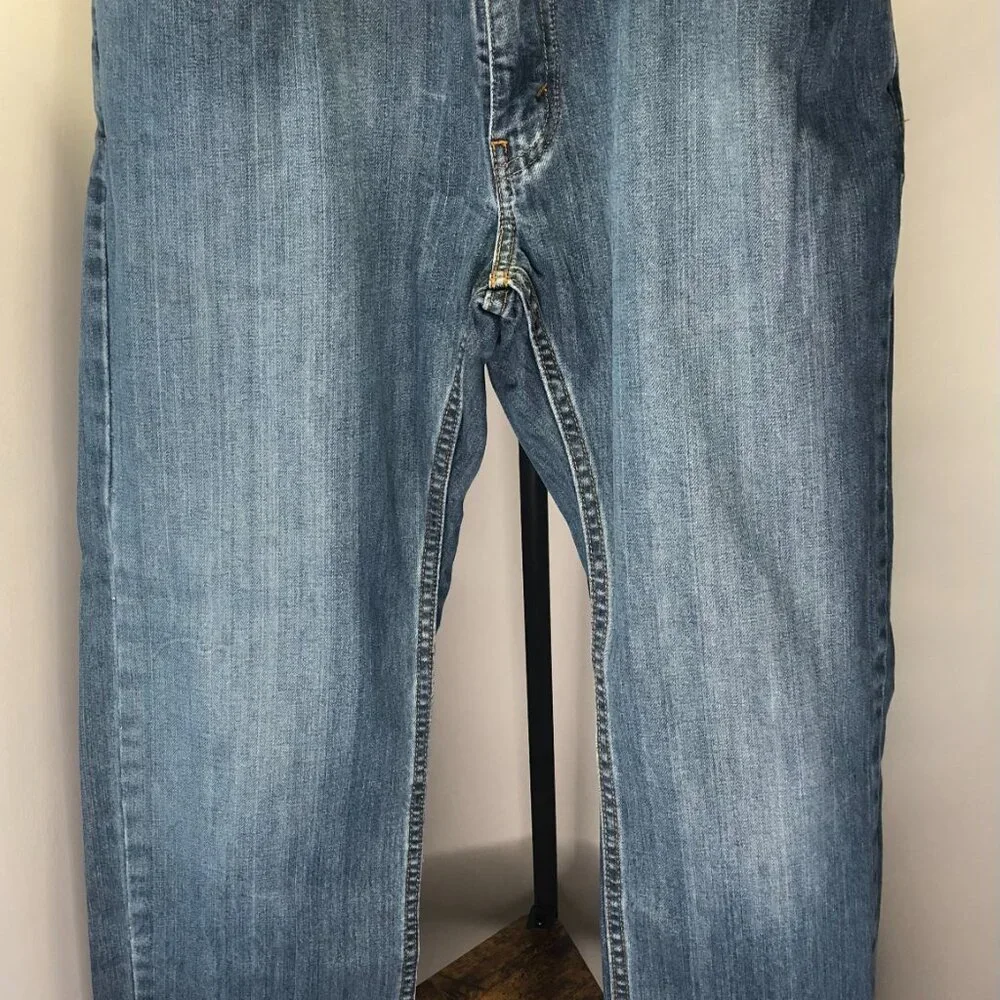 Men's Levi's Strauss Original Rivited 559 Style 32 x 30 - Picture 3 of 7